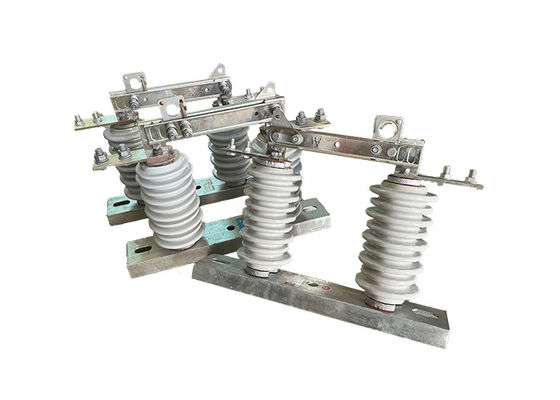 Chuyển mạch ngắt điện áp cao pha duy nhất 630A 12kV Porcelain Made Outdoor Disconnector Switch với hoạt động thông minh