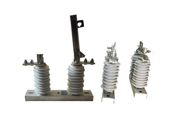Ceramic High Voltage Disconnect Switch 50Hz Đối với phân phối ngoài trời Dễ dàng vận hành Đổi ngắt dọc mạnh mẽ