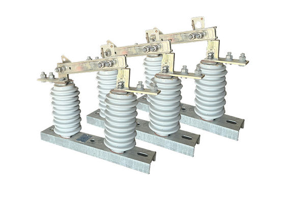 Ceramic High Voltage Isolator Switch 12kV-36kV Ac Power Vertical Break Switch Cho hệ thống phân phối ngoài trời